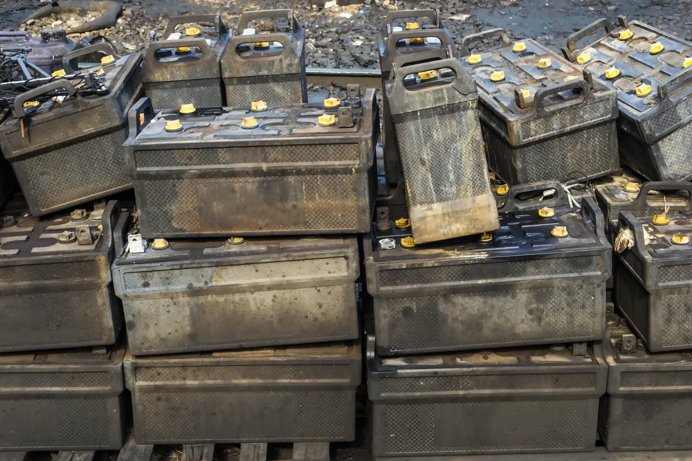 Lead-Acid-Batteries-Piled-up